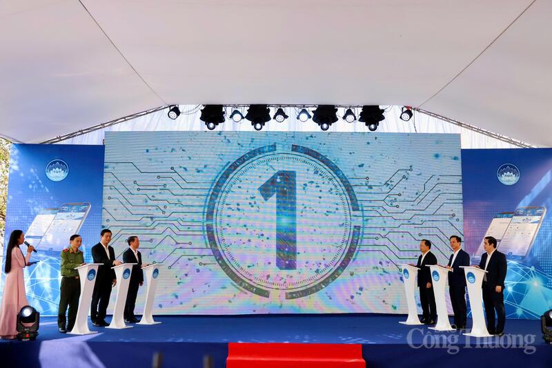 I-HaTinh tích hợp nền tảng phản ánh hiện trường, hướng tới xây dựng chính quyền số, kinh tế số và xã hội số. Ảnh: Thành Sen