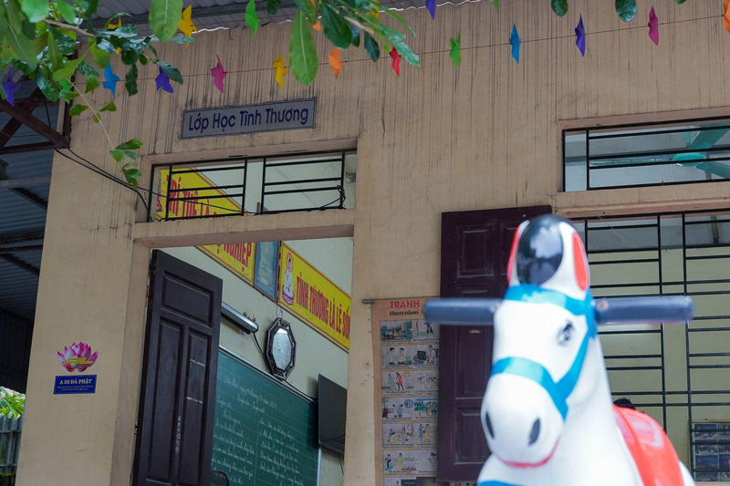 Khung cảnh bên ngoài lớp học (Ảnh: Dương Thảo)