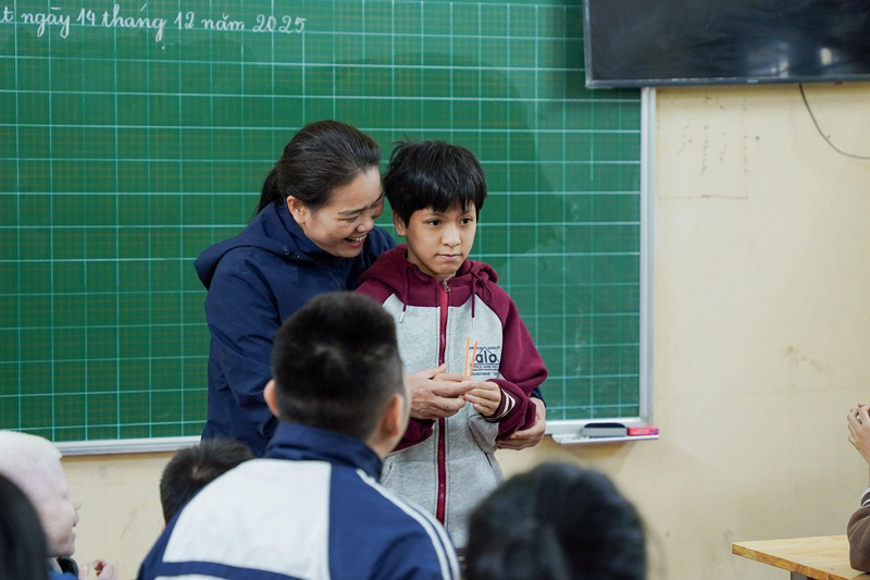 Ước muốn xây dựng môi trường phát triển toàn diện cho các em học sinh khuyết tật là mục tiêu phấn đấu của các giáo viên tại lớp học (Ảnh: Dương Thảo)