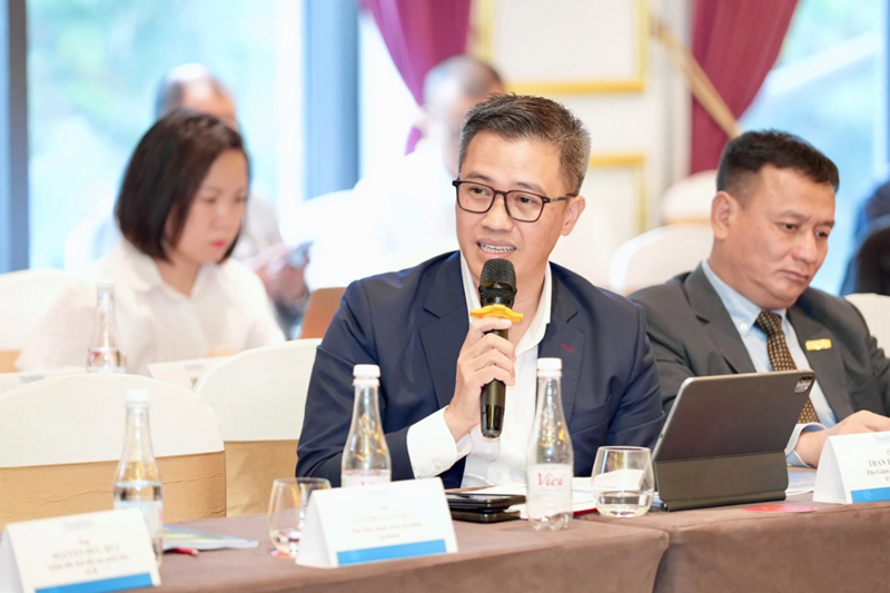 “Từ nhiều năm qua, VietinBank đã hợp tác với các tổ chức quốc tế triển khai tín dụng xanh. Sau khi Việt Nam cam kết hướng tới mục tiêu NetZero vào năm 2050 tại COP26, hoạt động tín dụng xanh tại VietinBank ngày càng được đẩy mạnh” - Chia sẻ của ông Trần Hoài Nam, Phó Giám đốc Khối khách doanh nghiệp VietinBank tại Hội thảo Chuyển đổi năng lượng xanh nhìn từ Nghị quyết 70 của Bộ Chính trị diễn ra vào tháng 10/2025.