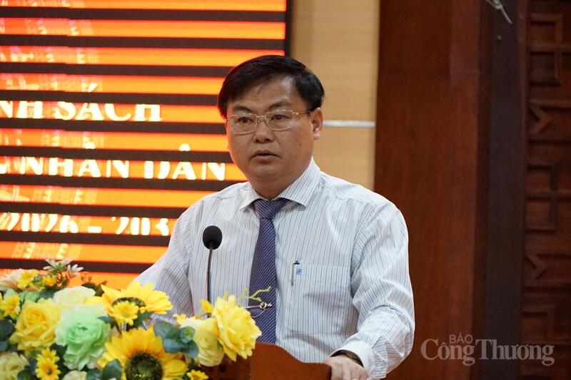 Ông Đỗ Thái Phong, Phó Chủ tịch HĐND tỉnh Đắk Lắk đọc danh sách 84 người trúng cử đại biểu HĐND tỉnh khoá XI, nhiệm kỳ 2026-2031. Ảnh: Vũ Long