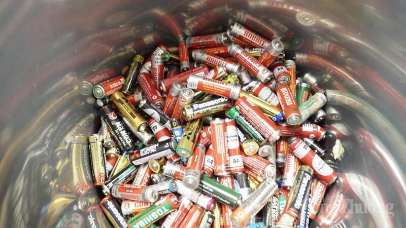 Đổi pin cũ lấy 'mầm xanh': Tuổi trẻ Công Thương lan tỏa lối sống xanh - 3