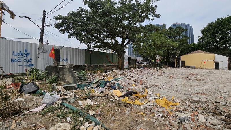 Ghi nhận sáng 17/3/2026, một phần diện tích mặt ngoài khu đất của Công ty CP Lắp máy Inco thuộc quy hoạch đường mặt cắt 40 m đi qua khu đô thị Nam Thăng Long (Ciputra) đã được tháo dỡ.