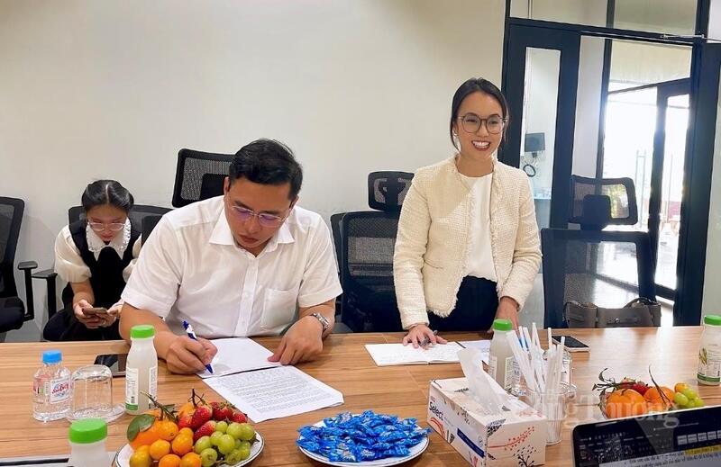 Bà Nguyễn Ngọc Nhất Hạnh, Giám đốc Phát triển dự án Công ty Cổ phần Cơ điện Lạnh (REE Corporation) phát biểu tại buổi làm việc.