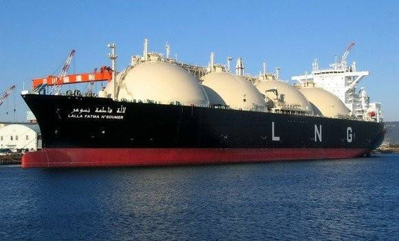 Xuất khẩu khí tự nhiên hóa lỏng (LNG) của Algeria tăng mạnh trong tháng 3. Ảnh minh hoạ