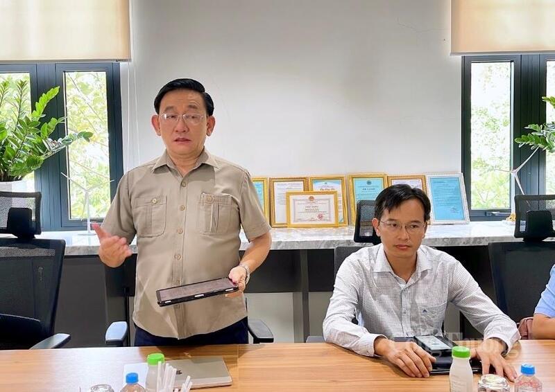 Ông Trần Quốc Tuấn, Giám đốc Sở Công Thương tỉnh Vĩnh Long phát biểu tại buổi làm việc.