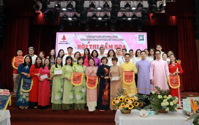 Công đoàn Công ty Thuốc lá Thăng Long tổ chức hội thi cắm hoa Thuốc lá Thăng Long năm 2024.  Ảnh: Bá Thắng.