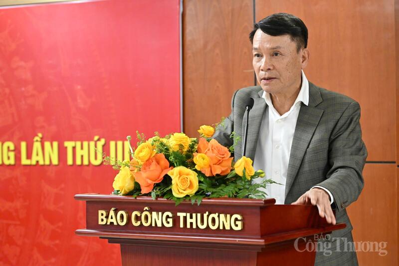 Nhà báo Nguyễn Đức Lợi - Phó Chủ tịch Thường trực Hội Nhà báo Việt Nam phát biểu tại Đại hội Liên Chi hội Nhà báo Báo Công Thương lần thứ III, nhiệm kỳ 2026 - 2031. Ảnh: Cấn Dũng
