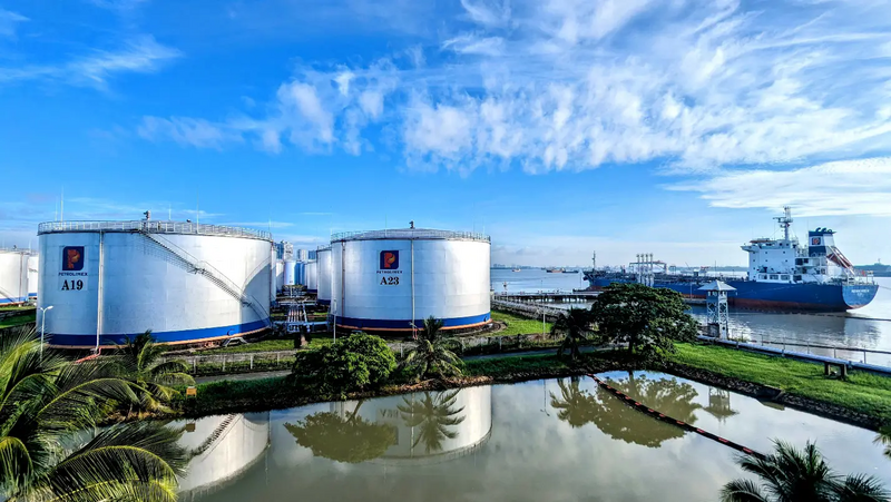 Chủ động kịch bản và phát triển hạ tầng năng lượng là chìa khóa giúp Thành phố Hồ Chí Minh ổn định kinh tế và hướng tới tăng trưởng hai con số. Ảnh minh họa - Tổng kho xăng dầu Nhà Bè, TP. Hồ Chí Minh.