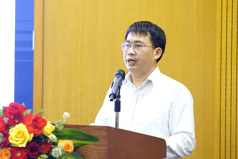 TS. Nguyễn Xuân Hiển, Phó Giám đốc Trung tâm Dự báo khí tượng thủy văn quốc gia, Cục Khí tượng Thủy văn chia sẻ tại Hội thảo. Ảnh: Minh Hiếu