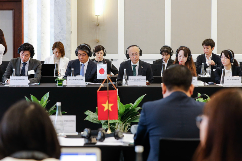 Các doanh nghiệp Nhật Bản tham dự hội thảo đã trình bày nhiều sáng kiến trong lĩnh vực năng lượng, môi trường và quản lý rủi ro. Ảnh: Linh Linh