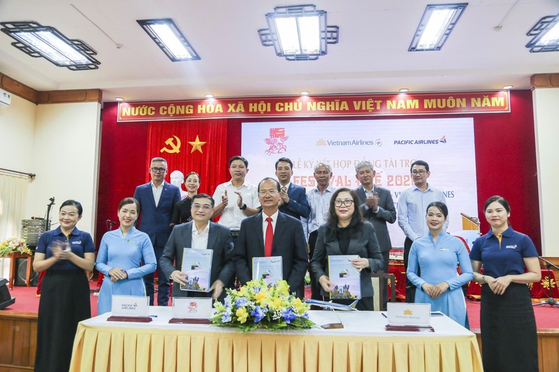 Vietnam Airlines và Pacific Airlines tiếp tục khẳng định vai trò tiên phong trong việc quảng bá du lịch Việt Nam khi trở thành nhà vận chuyển chính thức của Năm Du lịch Quốc gia - Festival Huế 2026.