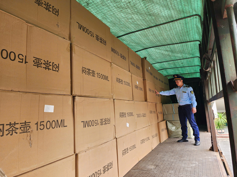 Tang vật vi phạm bị lực lượng quản lý thị trường phát hiện.