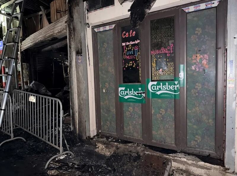 Nhiều tài sản bên trong bị ngọn lửa thiêu rụi. Ảnh: Phạm Anh