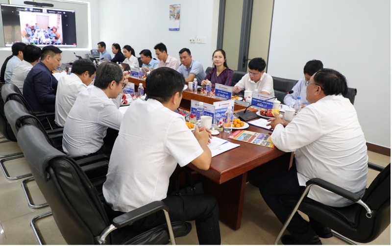 Toàn cảnh buổi làm việc. Ảnh: Bình An