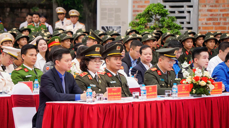 Các đại biểu đến dự lễ tuyên dương “Gương mặt trẻ Công an Thủ đô xuất sắc tiêu biểu năm 2025”. Ảnh: Minh Hà