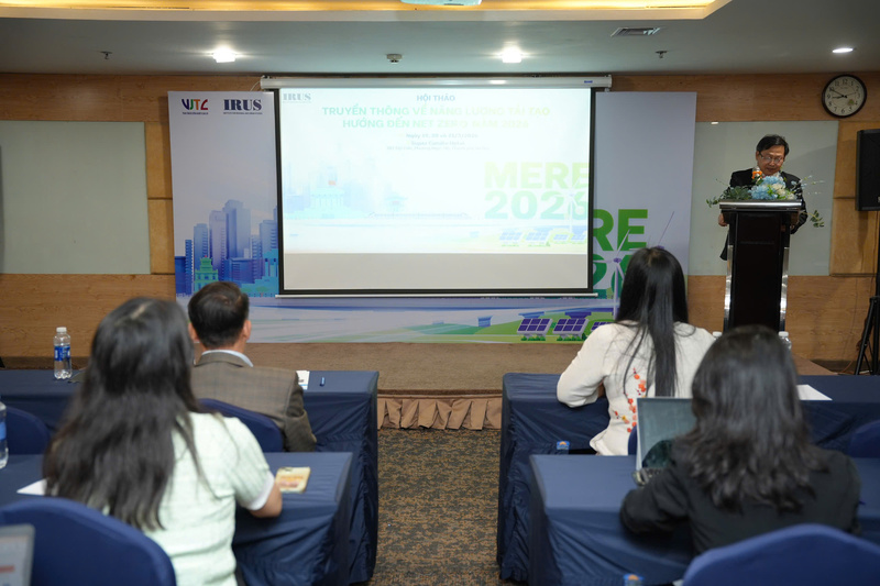 GS.TS. Nguyễn Văn Phước, Chủ tịch Liên hiệp các Hội Khoa học và Kỹ thuật TP. Hồ Chí Minh đánh giá cao vai trò truyền thông của báo chí với vấn đề năng lượng. Ảnh: N.H