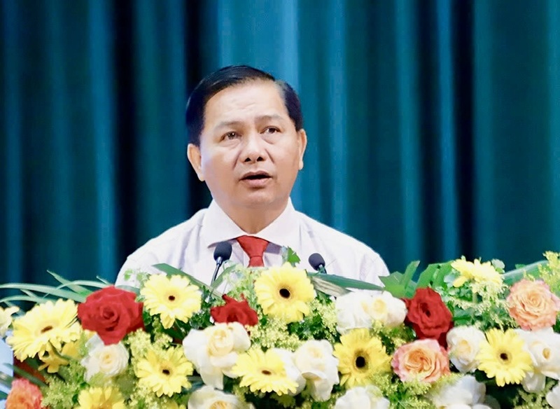 Ông Trần Văn Lâu, Bí thư Tỉnh ủy Vĩnh Long phát biểu tại hội nghị - Ảnh: LS