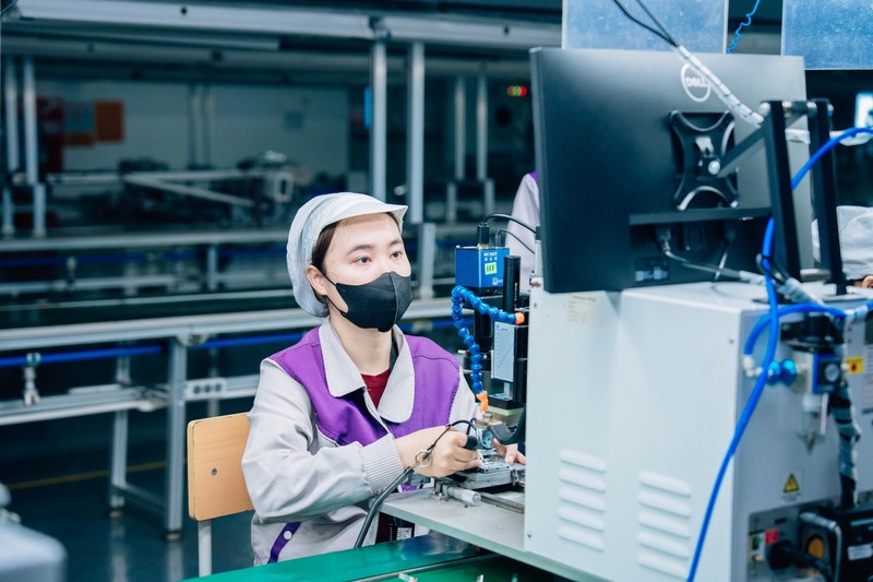 Nhà máy của Luxshare ICT quy mô lớn, dây chuyền sản xuất hiện đại.