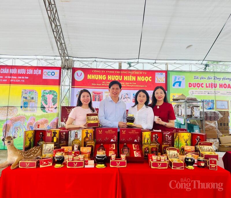 Giá trị sản phẩm OCOP Hà Tĩnh đã tăng lên gấp bội nhờ đổi mới tư duy bán hàng, bao bì sản phẩm. Ảnh: Nhân vật cung cấp