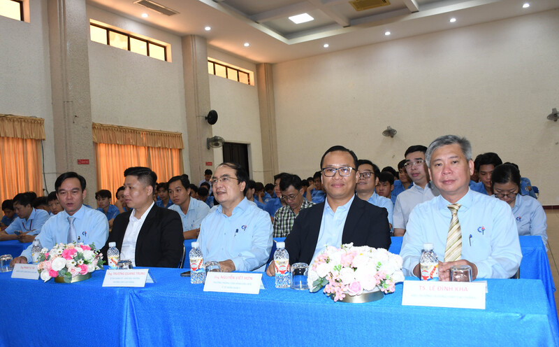 Đại biểu tham dự sự kiện. Ảnh: Minh Khuê.