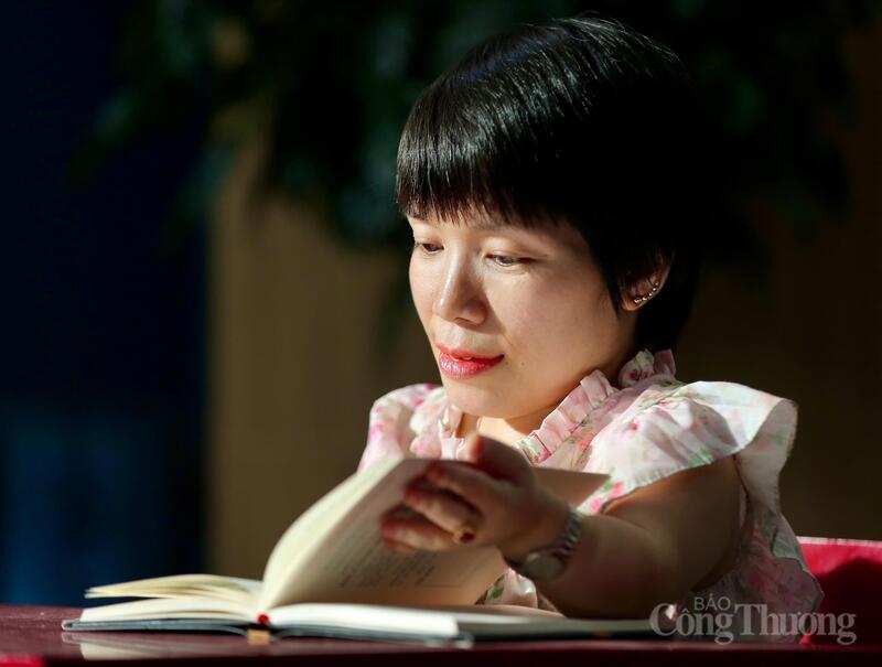 Chị Thu Hiền cho biết, không ai sinh ra để thua thiệt. Chỉ cần có niềm tin và nghị lực, chúng ta đều có thể viết lại số phận của chính mình. Ảnh: Ngô Nhung