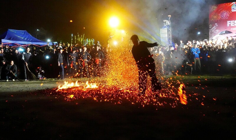 Các giá trị văn hóa truyền thống như lễ hội, trang phục, nghề thủ công, nghệ thuật dân gian được bảo tồn và phát huy, trở thành sản phẩm du lịch đặc sắc của Bắc Hà.