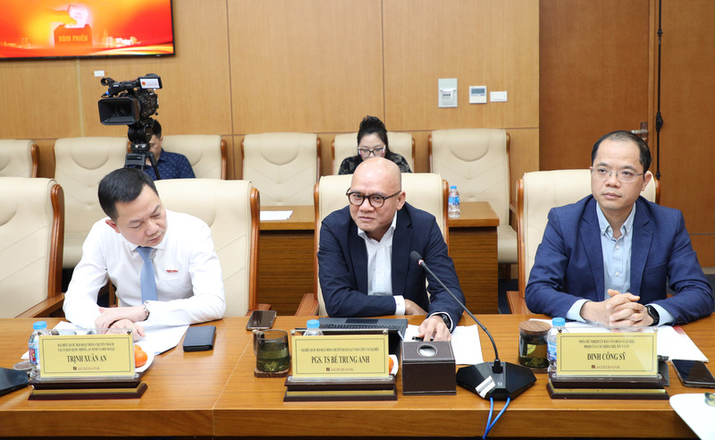 Các đại biểu tham dự buổi toạ đàm. Ảnh: H.Y