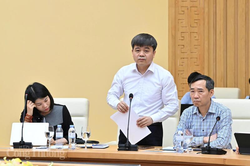 Ông Nguyễn Văn Hội - Viện trưởng Viện Nghiên cứu Chiến lược, Chính sách Công Thương báo cáo tại hội nghị. Ảnh: Cấn Dũng