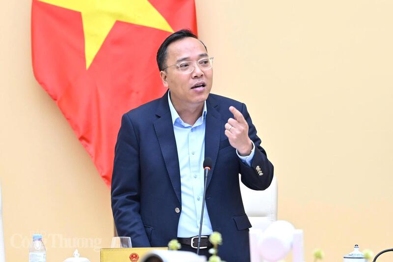 Thứ trưởng Bộ Công Thương Nguyễn Hoàng Long phát biểu tại hội nghị. Ảnh: Cấn Dũng