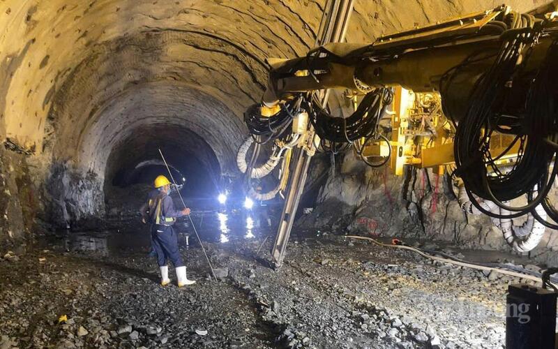 Gói thầu thi công hầm ở dự án thành phần 2