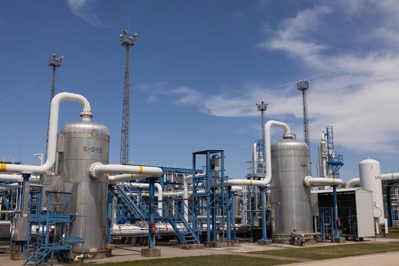 Trong kịch bản xấu nhất, nguồn cung LNG toàn cầu sẽ bị kéo lùi về mức của năm 2021, tạo ra một bước thụt lùi kéo dài 5 năm cho ngành năng lượng. Ảnh: THX