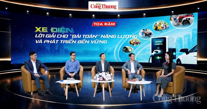 Tọa đàm “Xe điện - lời giải cho bài toán năng lượng và môi trường đô thị”.