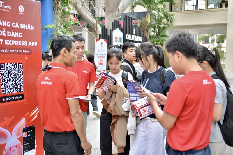 Ngày hội mang đến cơ hội việc làm, thực tập cho hàng nghìn học sinh, sinh viên trên địa bàn TP. Đà Nẵng. Ảnh: Ngọc Thảo