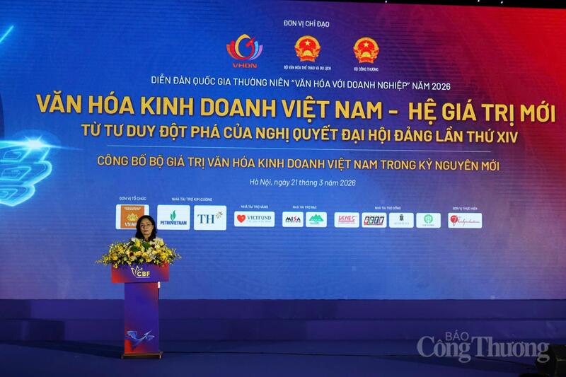 Thứ trưởng Bộ Văn hóa, Thể thao và Du lịch Trịnh Thị Thuỷ phát biểu khai mạc diễn đàn. Ảnh: Phương Hà