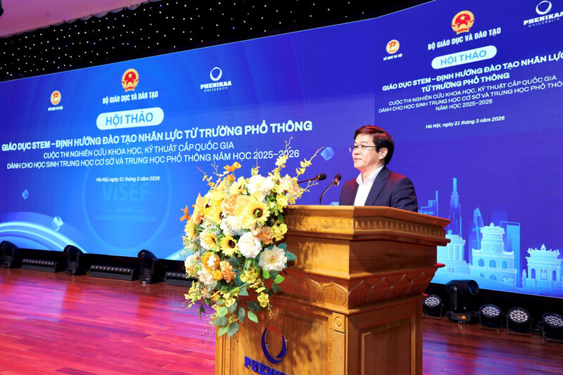 Vụ trưởng Vụ Giáo dục Phổ thông Thái Văn Tài phát biểu tại hội thảo. Ảnh: Hải Bình