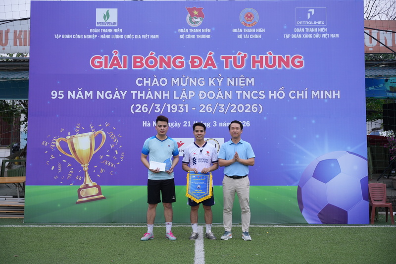 Ngoài các giải thưởng tập thể, Ban Tổ chức trao giải thưởng cho thủ môn xuất sắc nhất và vua phá lưới của giải.