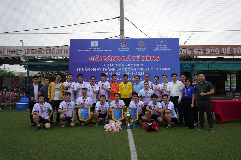 Các cầu thủ của đội bóng Bộ Công Thương đã xuất sắc vô địch "Giải bóng đá tứ hùng năm 2026"