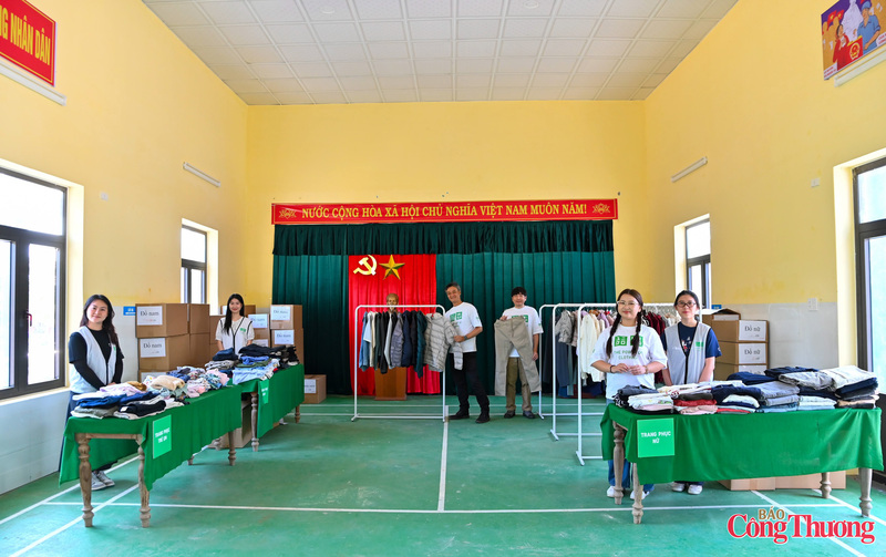 Không chỉ là hoạt động hỗ trợ thiết thực, chương trình còn lan tỏa thông điệp phát triển bền vững thông qua việc trao tặng hàng nghìn trang phục từ sáng kiến toàn cầu RE.UNIQLO.