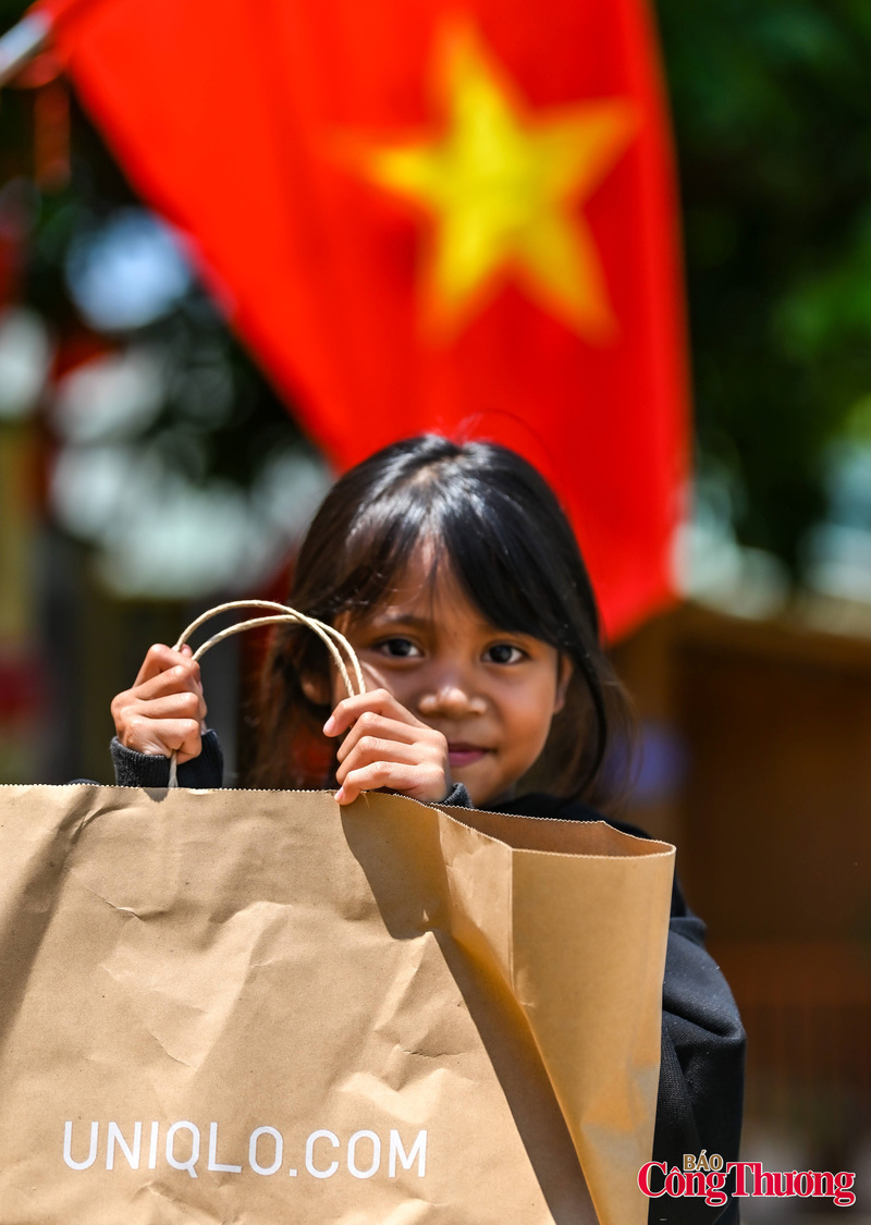 Giữa đại ngàn Phước Chánh, “phiên chợ” khép lại, nhưng dư âm của sự sẻ chia vẫn còn lan tỏa, âm thầm mà bền bỉ, như chính tinh thần mà chương trình hướng tới.