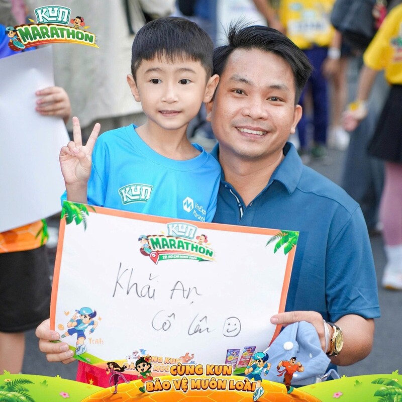 Sự đồng hành của phụ huynh là hình ảnh đẹp và giàu ý nghĩa