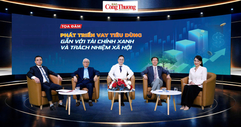 Các khách mời tại toạ đàm "Phát triển vay tiêu dùng gắn với tài chính xanh và trách nhiệm xã hội". Ảnh: N.T