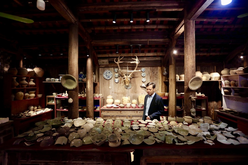 Ông Lê Văn Thạch, Phó Hiệu trưởng Trường THCS Tây Đô, xã Tây Đô, tỉnh Thanh Hóa cho biết, hằng năm, nhà trường tổ chức cho học sinh đi tham quan, trải nghiệm tại các di tích lịch sử. Lâm Sơn Trang cũng là một trong những điểm đến mà nhà trường lựa chọn, bên cạnh Di sản văn hóa thế giới Thành Nhà Hồ, nhằm giáo dục cho học sinh về truyền thống và lịch sử. Ảnh: Ngô Nhung