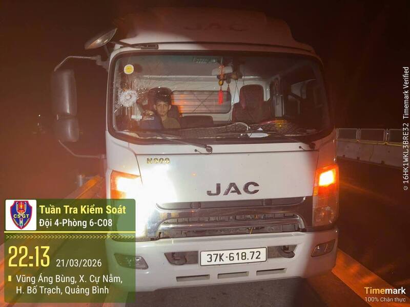 Công an làm rõ 6 đối tượng ném đá vỡ kính xe trên cao tốc Bắc - Nam - 1