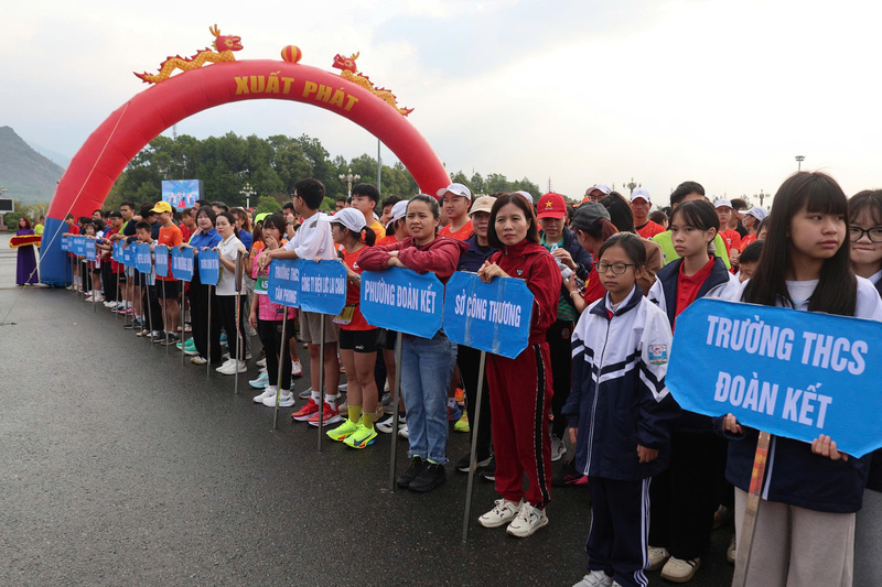 Nhiều tầng lớp nhân dân trong tỉnh Lai Châu hưởng ứng sự kiện này. Ảnh: Thu Thủy