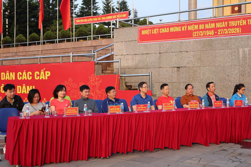 Các đại biểu dự Lễ phát động Cuộc vận động Toàn dân rèn luyện thân thể theo gương Bác Hồ vĩ đại và Ngày chạy Olympic: "Vì sức khỏe toàn dân - Vì an ninh Tổ quốc" năm 2026. Ảnh: Thu Thủy