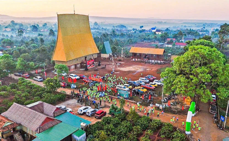 Nhà rông làng Kép 1 vừa được khánh thành. Ảnh: Bily.