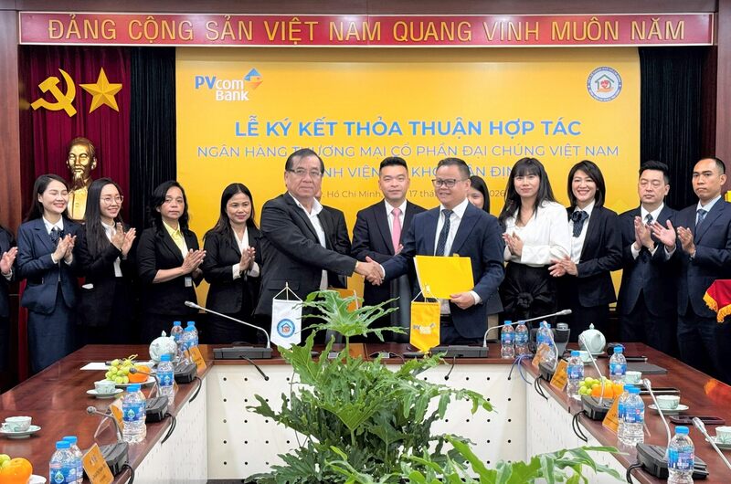 PVcomBank ký kết thỏa thuận hợp tác với Bệnh viện Đa khoa Tân Định.