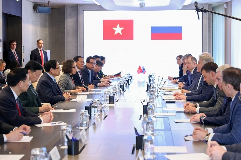 Thủ tướng Phạm Minh Chính đánh giá hoạt động của Tập đoàn phù hợp với định hướng, chiến lược lớn của Việt Nam, với mục tiêu tăng trưởng kinh tế từ 10% trở lên, đạt phát thải ròng bằng 0 vào năm 2050. Ảnh: VGP/Nhật Bắc