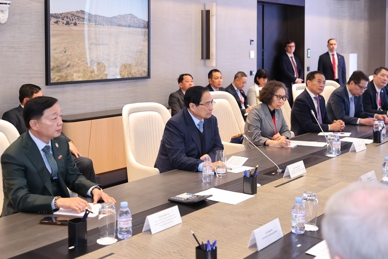 Thủ tướng ủng hộ Novatek mở rộng hoạt động, đầu tư tại Việt Nam trên cơ sở các quy định pháp luật, có tính đến nền tảng quan hệ Đối tác chiến lược toàn diện, bạn bè truyền thống Việt Nam-Nga. Ảnh: VGP/Nhật Bắc